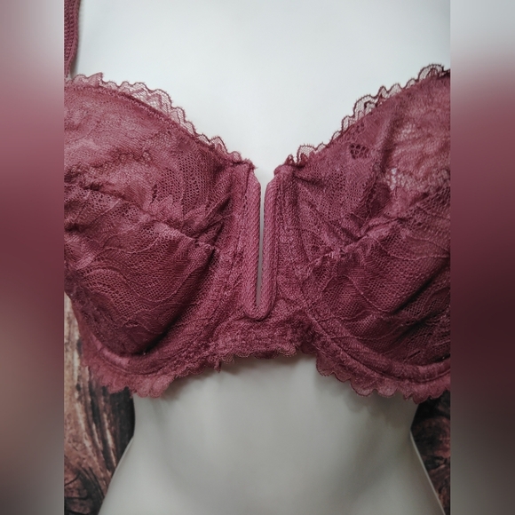 2 for 30$ Auden Elegant Lace Underwire Bra in Deep Red 38C - Picture 2 of 5
